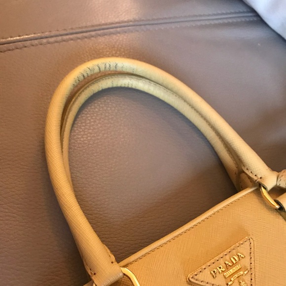 Prada - Picture 9 of 11